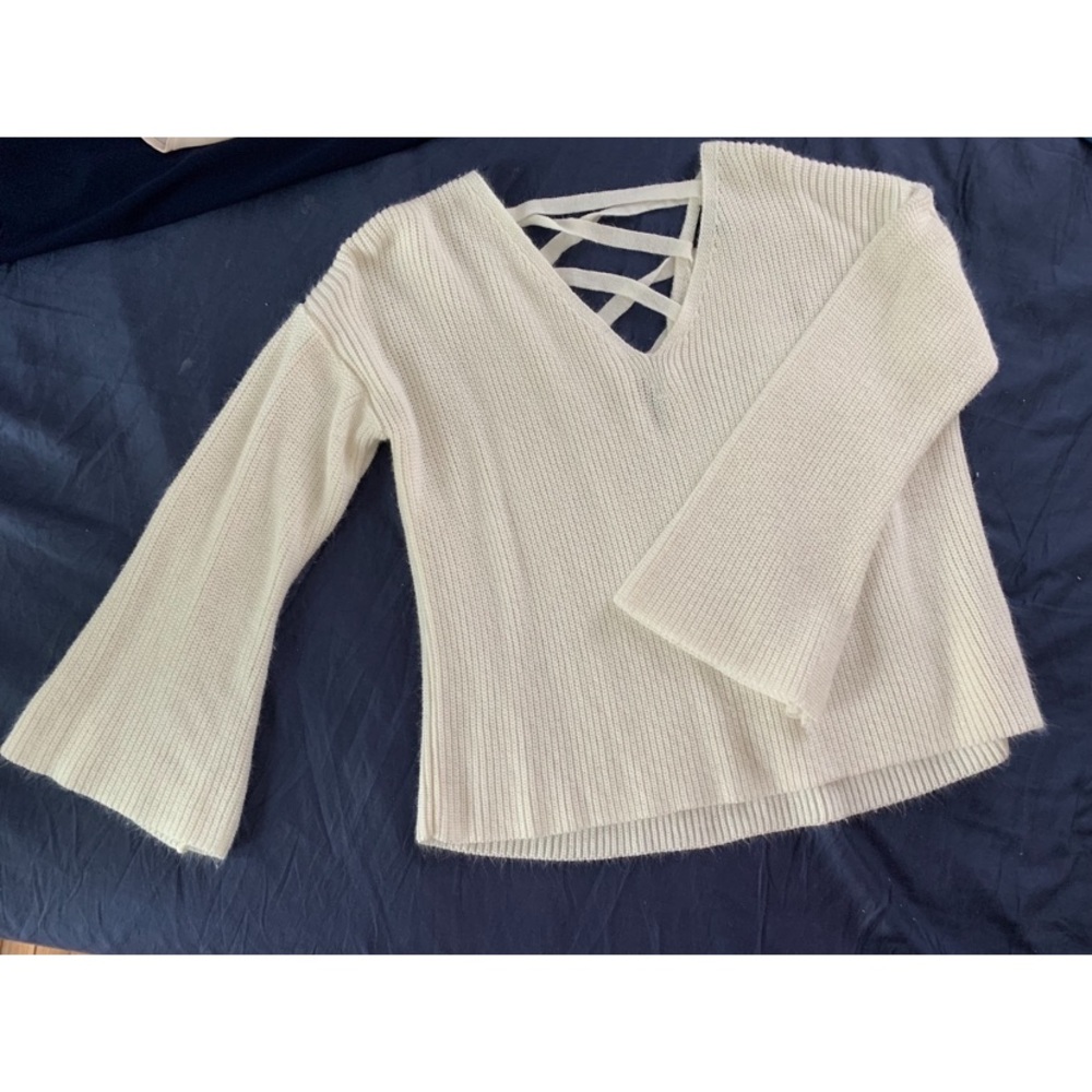 White lattice back bell sleeve sweater